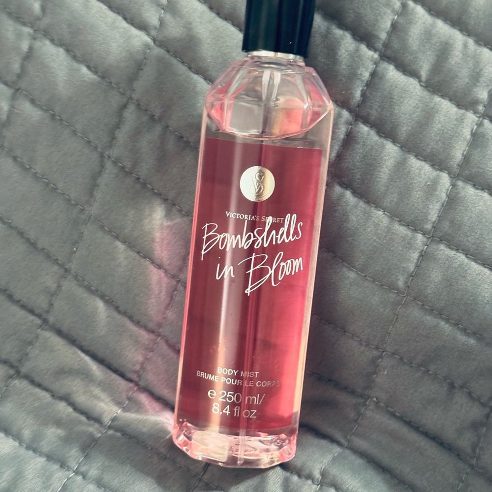 Victoria's Secret Bombshells in Bloom Mist